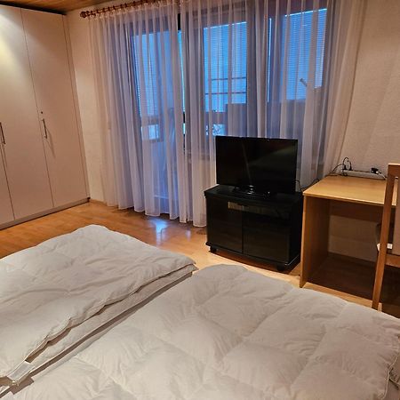 Wohnung Fuer 4 Personen, 2 Schlafzimmer, 2 Parkplaetze, Wlan Konstanz Kültér fotó