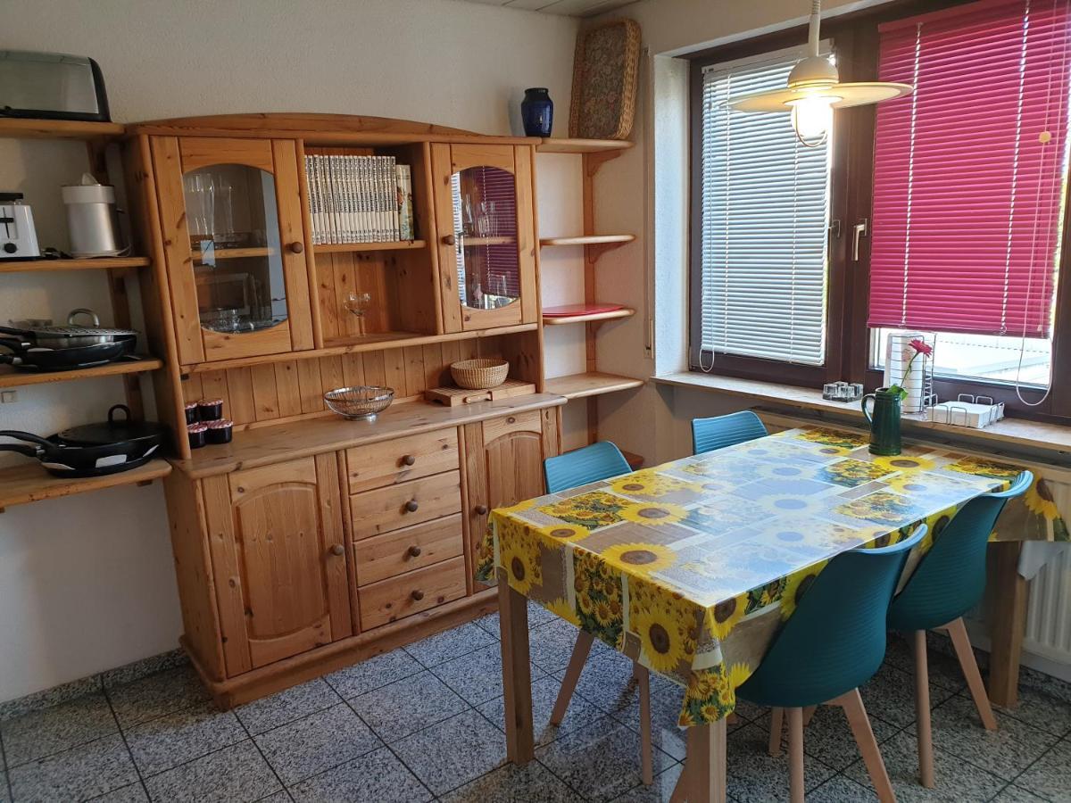 Wohnung Fuer 4 Personen, 2 Schlafzimmer, 2 Parkplaetze, Wlan Konstanz Kültér fotó
