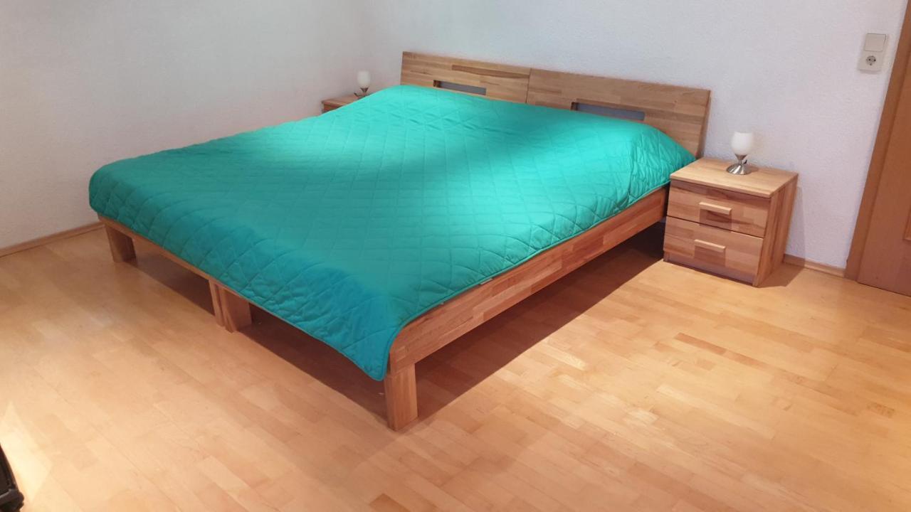 Wohnung Fuer 4 Personen, 2 Schlafzimmer, 2 Parkplaetze, Wlan Konstanz Kültér fotó