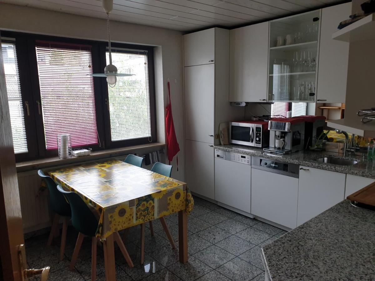 Wohnung Fuer 4 Personen, 2 Schlafzimmer, 2 Parkplaetze, Wlan Konstanz Kültér fotó
