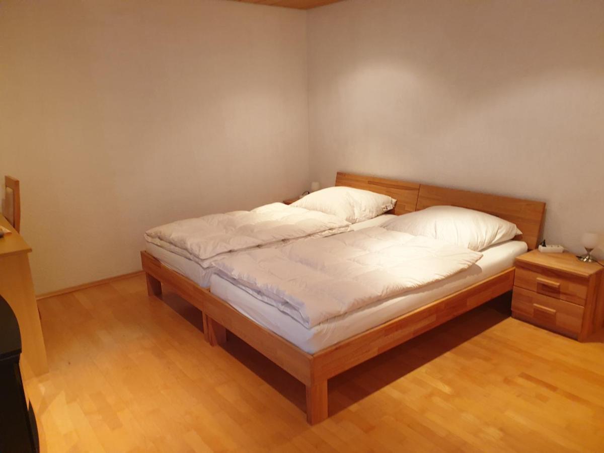 Wohnung Fuer 4 Personen, 2 Schlafzimmer, 2 Parkplaetze, Wlan Konstanz Kültér fotó